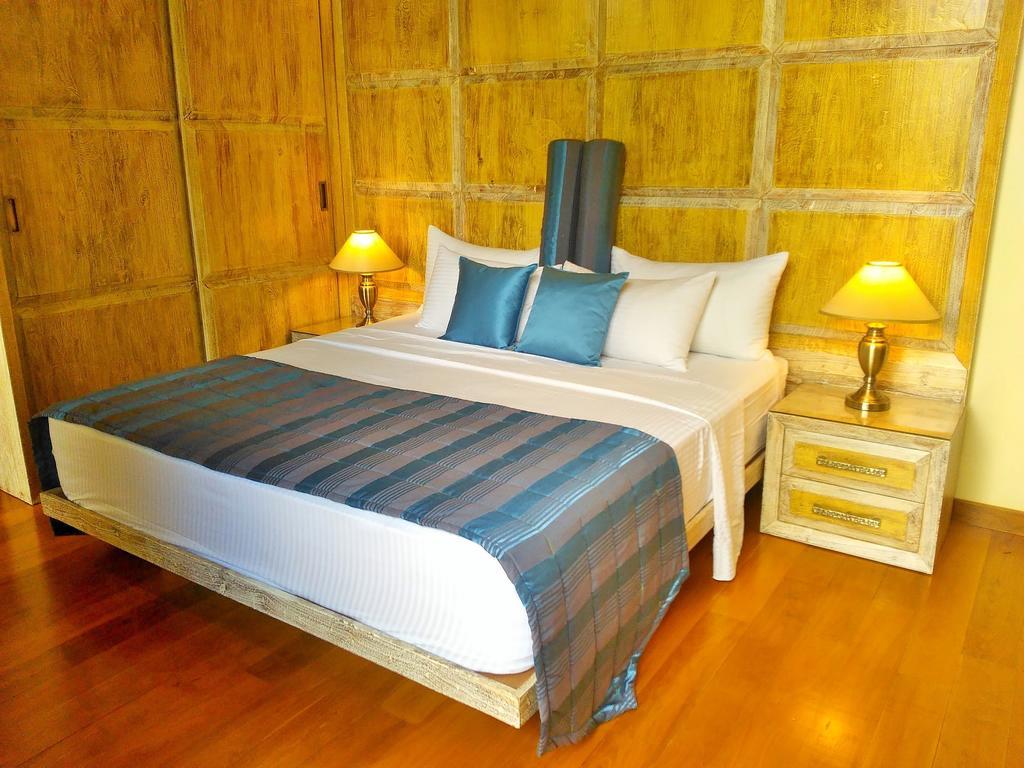 Hôtel White Palace à Gampaha Extérieur photo